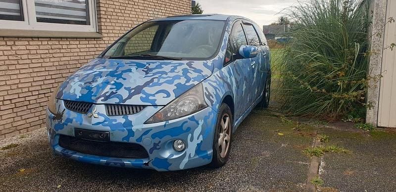 Blau Gebraucht 2004 Mitsubishi Grandis Van / Kleinbus | 2.900 € (Fairer Preis) - Bild 1/4