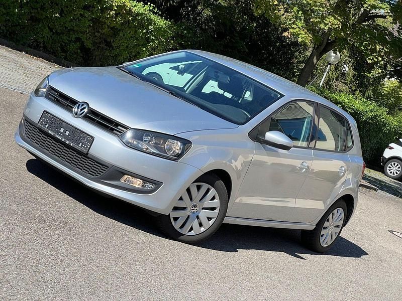 Silber Gebraucht 2010 VW Polo Comfortline Limousine | 3.999 € (Superpreis) - Bild 1/4