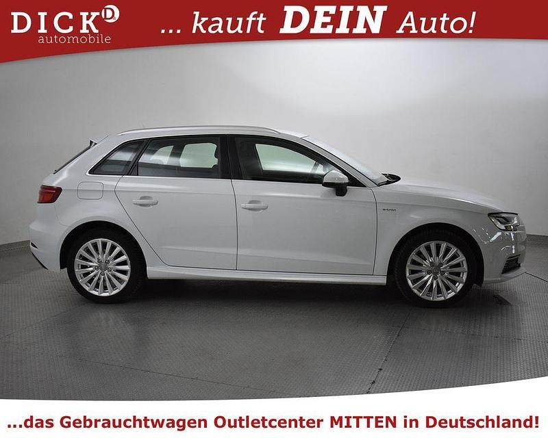 Gebraucht Audi e-tron Design 150 kW (204 PS) 2018 Gletscherweiss met. SUV