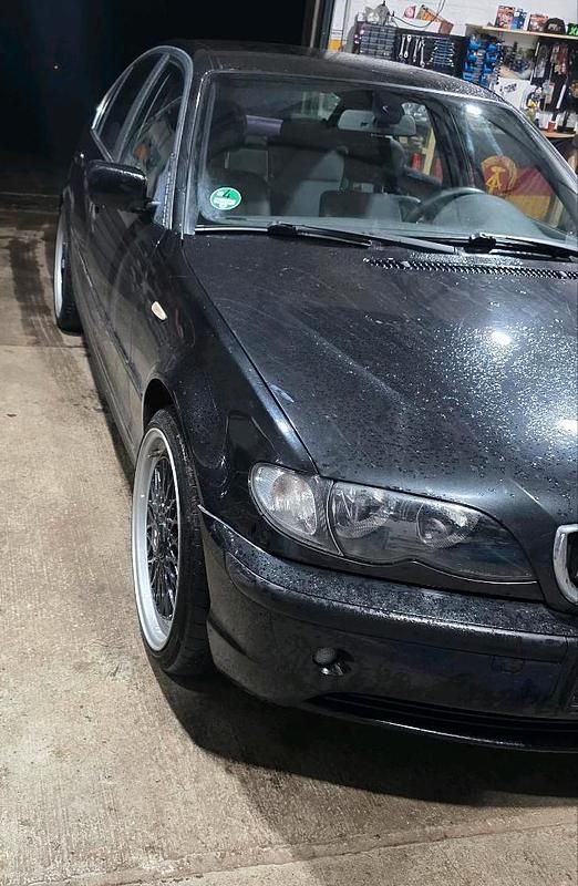 Gebraucht BMW 320 Lifestyle 170 PS (125 kW) 2003 Schwarz Limousine