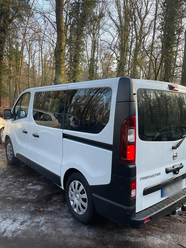 Second-hand Nissan Primastar 177 CP (130 kW) 2024 Alb Monovolum