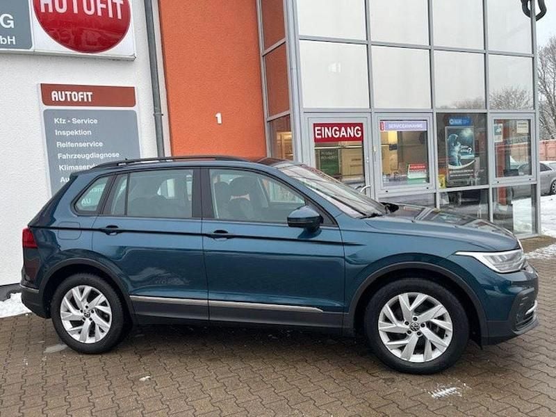 Gebraucht VW Tiguan 150 PS (110 kW) 2021 Blau SUV