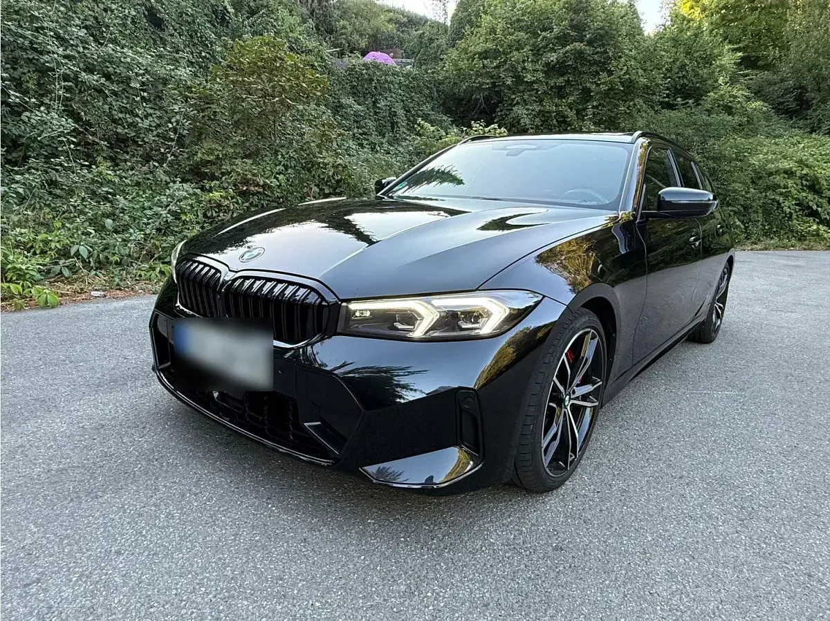Gebraucht BMW 330 M Sport 245 PS (180 kW) 2023 Schwarz Kombi