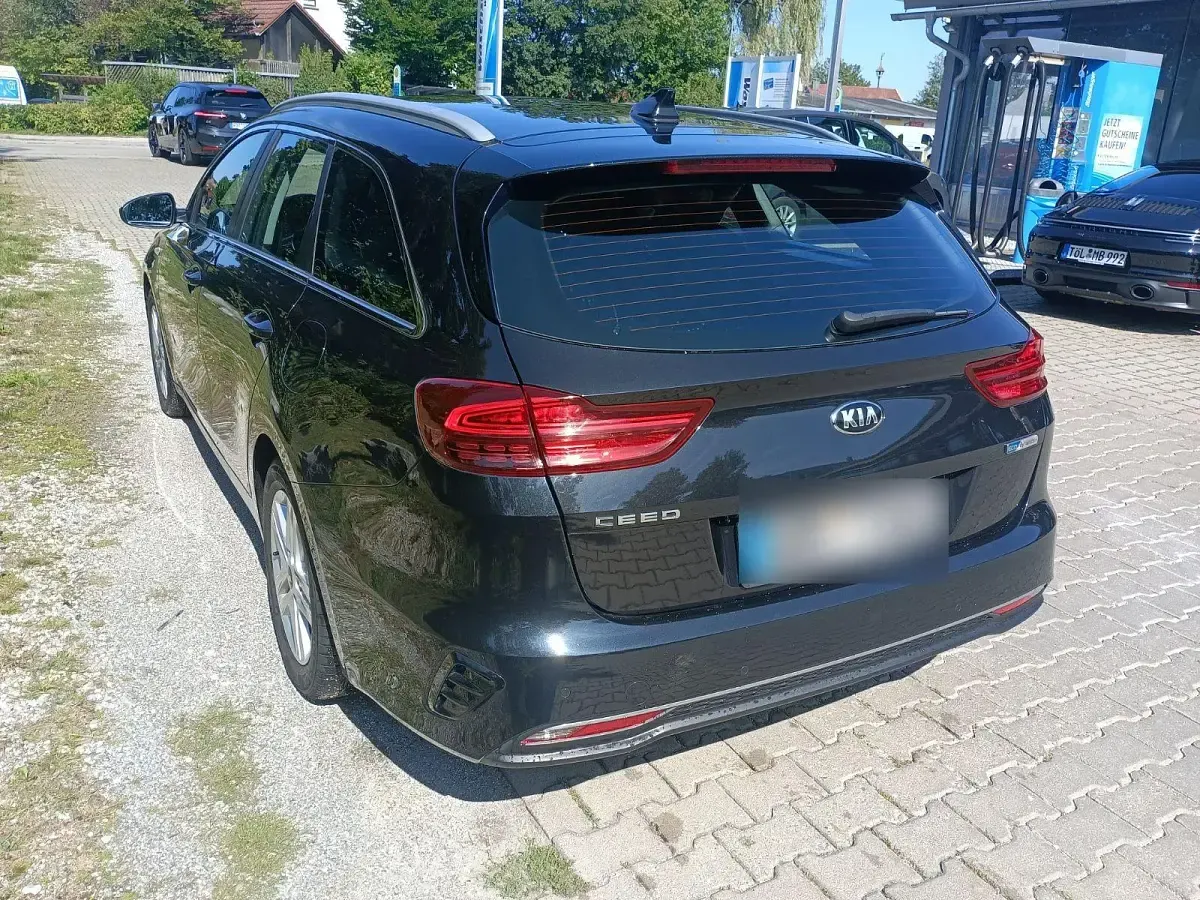Gebraucht Kia Ceed 136 PS (100 kW) 2020 Schwarz Kleinwagen