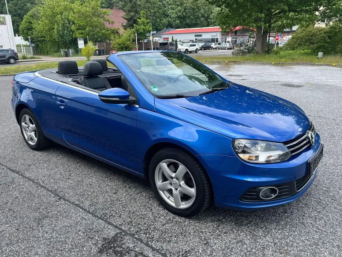 Gebraucht VW Eos Basis 160 PS (117 kW) 2011 Blau Cabrio