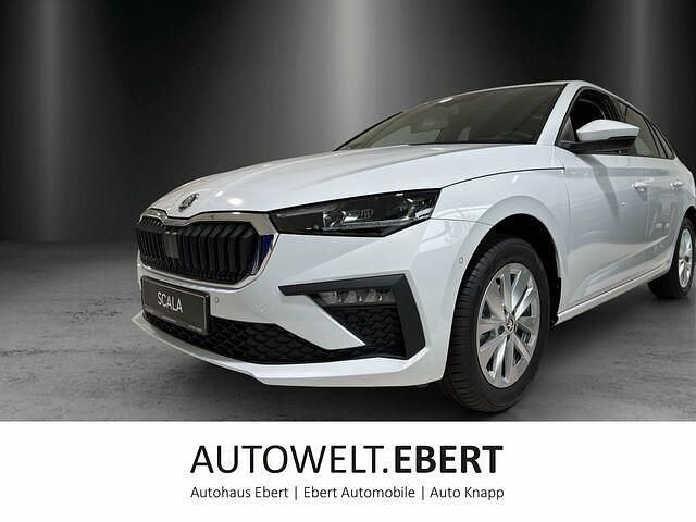 Weiß Gebraucht 2024 Skoda Scala Selection Kleinwagen | 26.980 € (Etwas zu teuer) - Bild 1/2