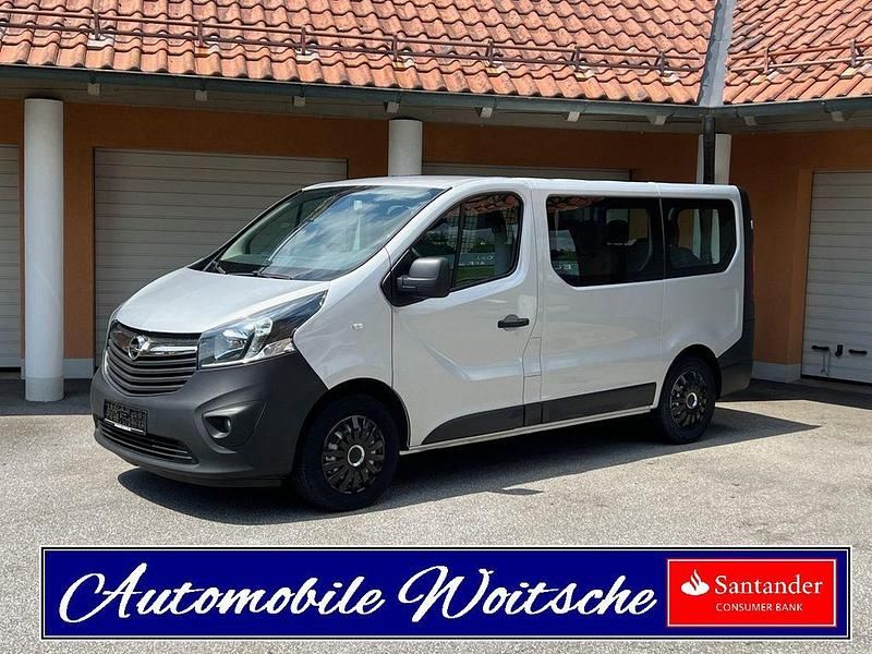 Silber Gebraucht 2015 Opel Vivaro Van / Kleinbus | 11.900 € (Fairer Preis) - Bild 1/4