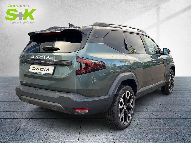 Neu Dacia Bigster Journey 158 PS (116 kW) 2025 Zedergrün metallic SUV
