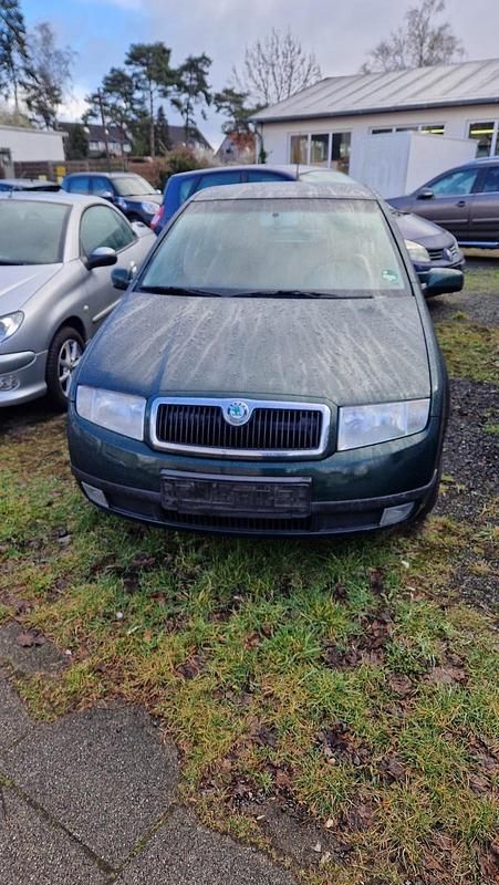 Grün Gebraucht 2001 Skoda Fabia Kleinwagen | 1.300 € (Fairer Preis) - Bild 1/4