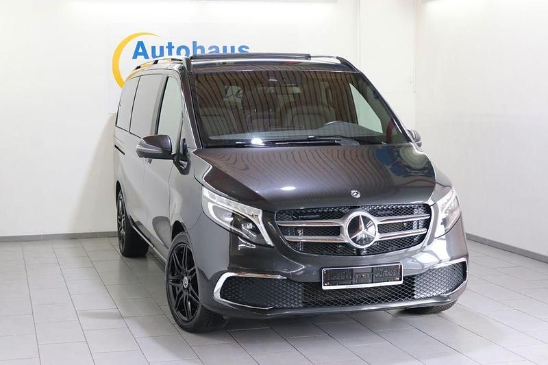 Grau Gebraucht 2020 Mercedes V300 Exclusive Van / Kleinbus | 55.990 € (Superpreis) - Bild 1/4