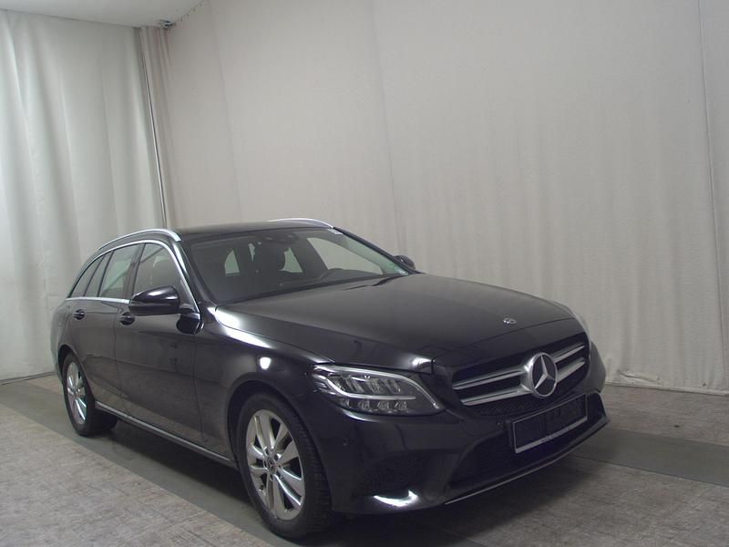 Gebraucht Mercedes C220 Avantgarde 194 PS (142 kW) 2020 Schwarz Limousine