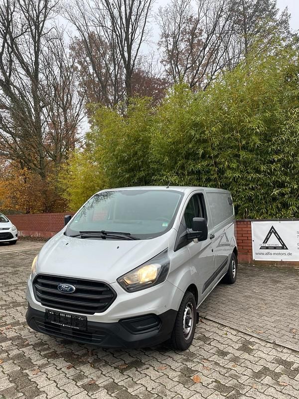 Grau Gebraucht 2018 Ford Transit Custom Trend Van / Kleinbus | 15.900 € (Guter Preis) - Bild 1/4