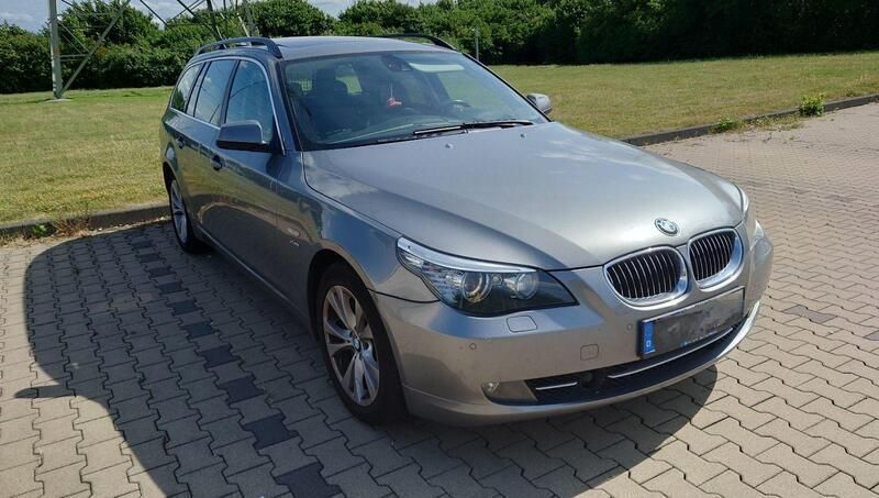 Grau Gebraucht 2010 BMW 525 Kombi | 6.990 € (Fairer Preis) - Bild 1/4