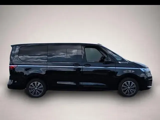 Gebraucht VW Multivan Style 150 PS (110 kW) 2025 Manufacturer Van / Kleinbus