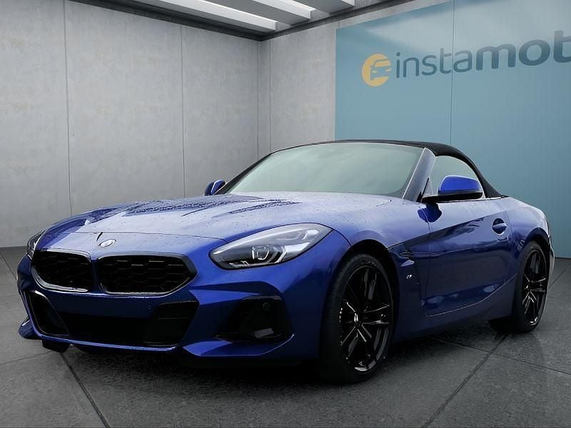 Blau Neu 2024 BMW Z4 M Sport Cabrio | 55.599 € (Fairer Preis) - Bild 1/4