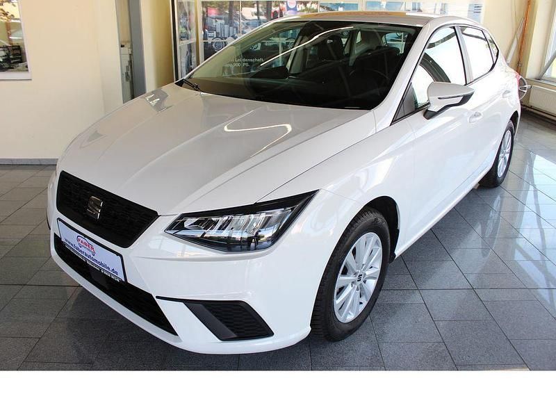 Weiß Gebraucht 2021 Seat Ibiza Style Limousine | 12.888 € (Guter Preis) - Bild 1/4