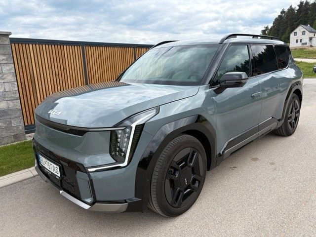 Grün Gebraucht 2025 Kia EV9 2 SUV | 67.000 € (Guter Preis) - Bild 1/4