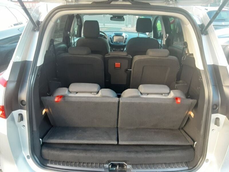 Gebraucht Ford Grand C-Max Titanium 125 PS (91 kW) 2018 Grau Van / Kleinbus