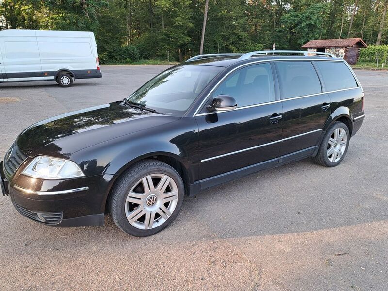 Schwarz Gebraucht 2004 VW Passat Highline Kombi | 2.500 € (Fairer Preis) - Bild 1/4