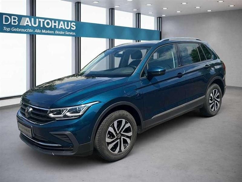 Blau Gebraucht 2023 VW Tiguan Active SUV | 29.370 € (Superpreis) - Bild 1/4