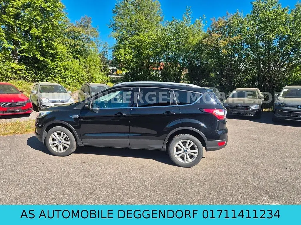 Gebraucht Ford Kuga Trend 150 PS (110 kW) 2019 Schwarz SUV
