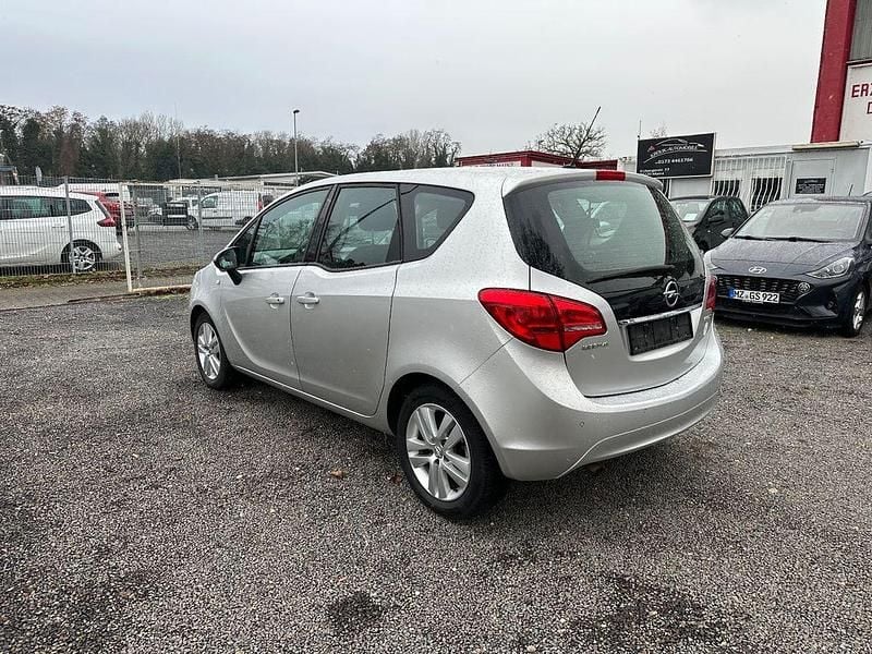 Gebraucht Opel Meriva Edition 120 PS (88 kW) 2010 Silber Van / Kleinbus