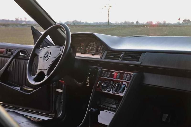 Gebraucht Mercedes E320 Sportline 220 PS (161 kW) 1994 Silber Coupé