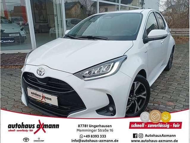 Schneeweiß Neu 2025 Toyota Yaris Hybrid Comfort Limousine | 25.899 € (Fairer Preis) - Bild 1/4