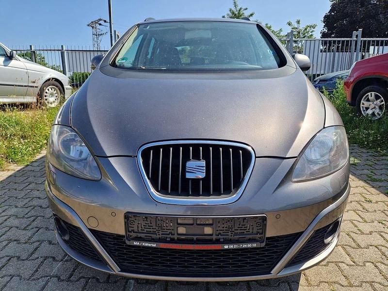 Gebraucht Seat Altea XL 4You 105 PS (77 kW) 2014 Grau Van / Kleinbus
