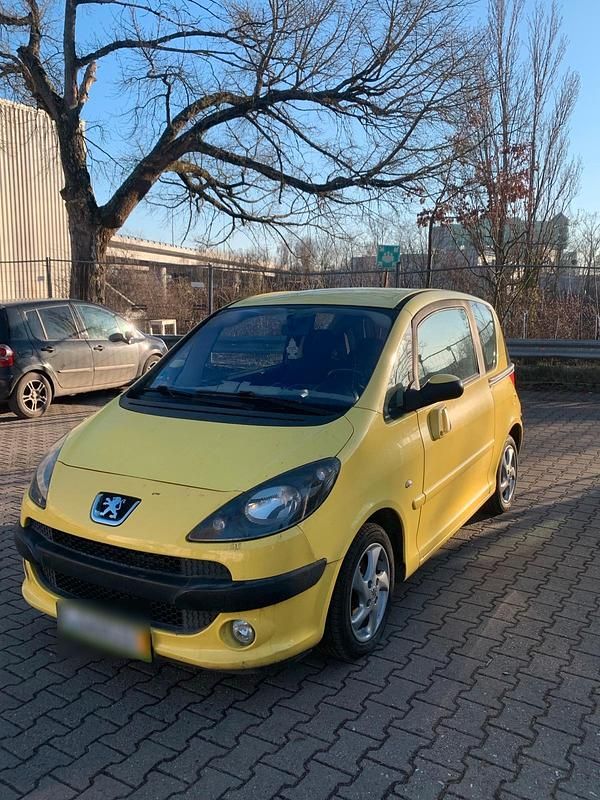 Gebraucht Peugeot 1007 109 PS (80 kW) 2005 Gelb Van / Kleinbus