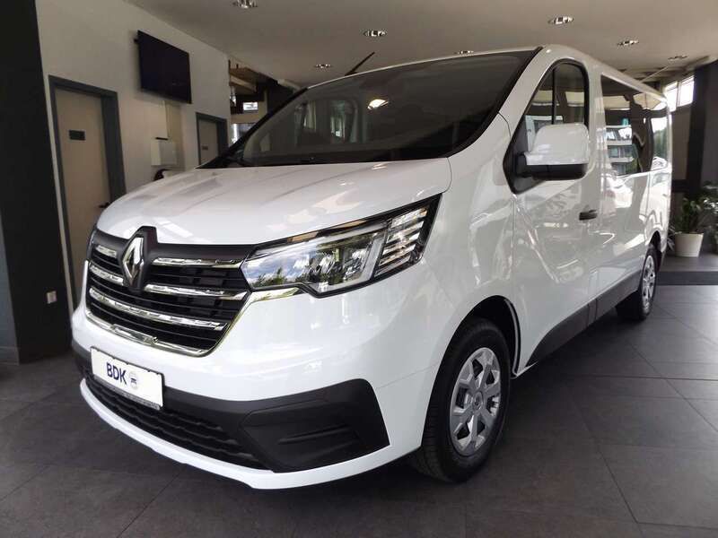Gletscherweiss Gebraucht 2023 Renault Trafic Life Van | 28.990 € (Teuer) - Bild 1/4