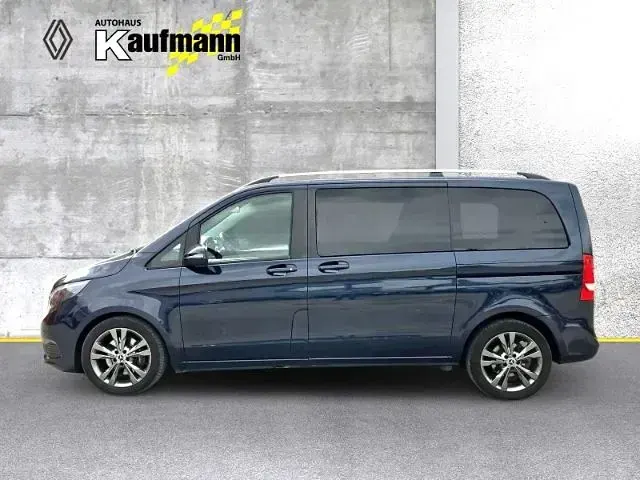 Gebraucht Mercedes V220 Sport 163 PS (119 kW) 2018 Blau Van / Kleinbus