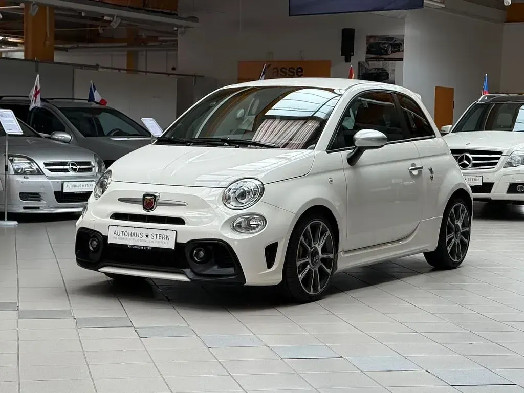 Gebraucht Abarth 595 Turismo 165 PS (121 kW) 2021 Weiß SUV