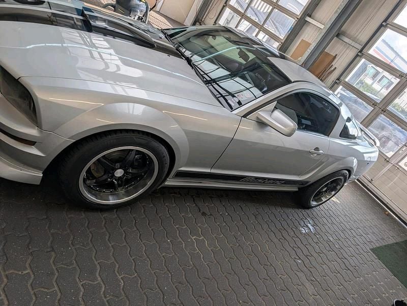 Gebraucht Ford Mustang GT 305 PS (224 kW) 2008 Silber Coupé