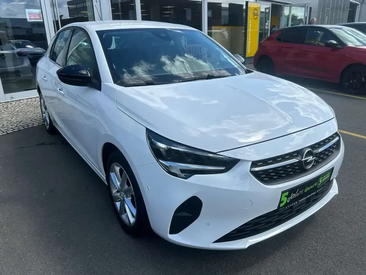 Gebraucht Opel Corsa Elegance 102 PS (75 kW) 2023 Jade weiss/arktis weiss Kleinwagen