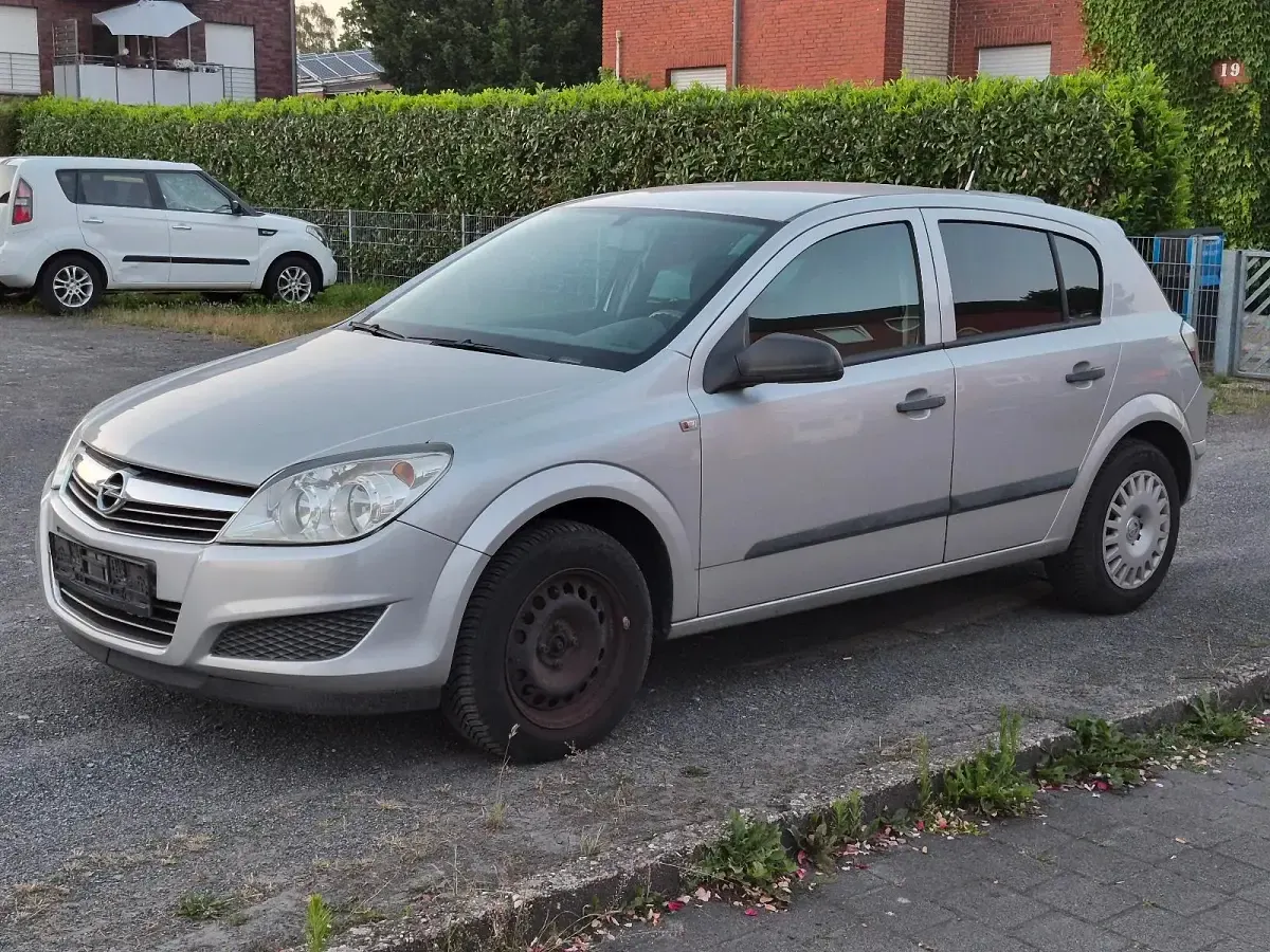 Gebraucht Opel Astra 90 PS (66 kW) 2007 Grau Limousine
