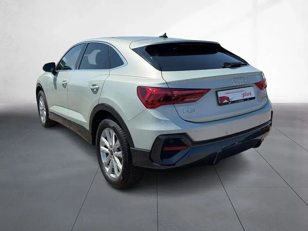 Gebraucht Audi Q3 Sportback Ambiente 150 PS (110 kW) 2025 Silber SUV
