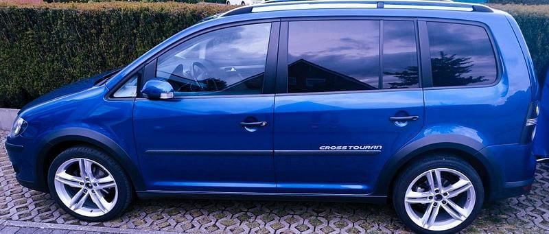 Blau Gebraucht 2007 VW Touran Cross Van / Kleinbus | 5.500 € - Bild 1/4
