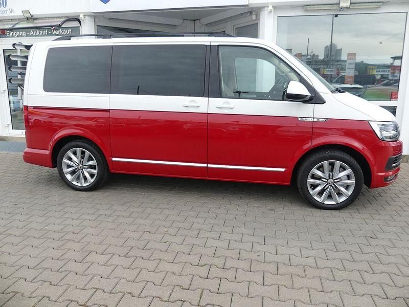 Gebraucht VW Multivan Highline 204 PS (150 kW) 2017 Candyweiß/kirschrot Van