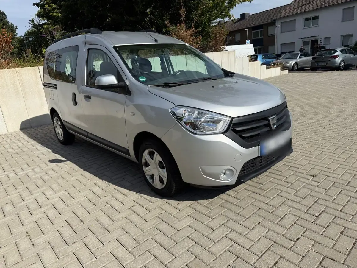 Gebraucht Dacia Dokker Lauréate 116 PS (85 kW) 2016 Silber Van / Kleinbus