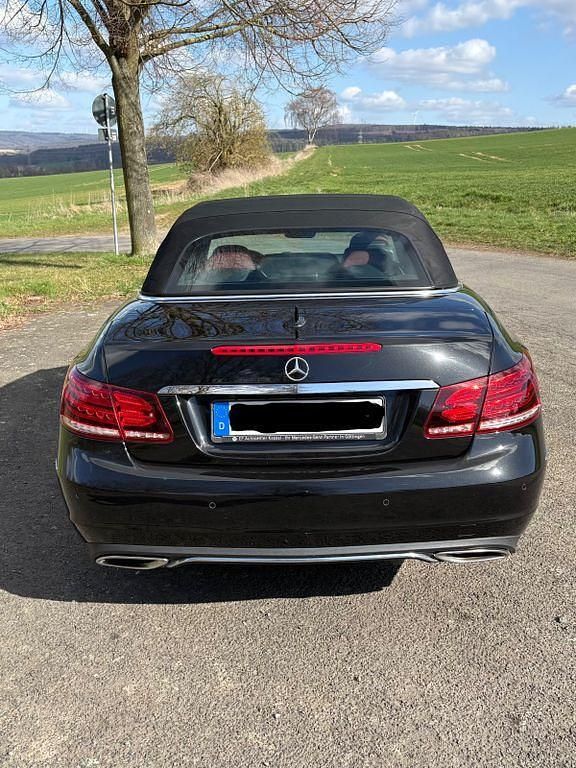 Gebraucht Mercedes E250 211 PS (155 kW) 2015 Schwarz Cabrio