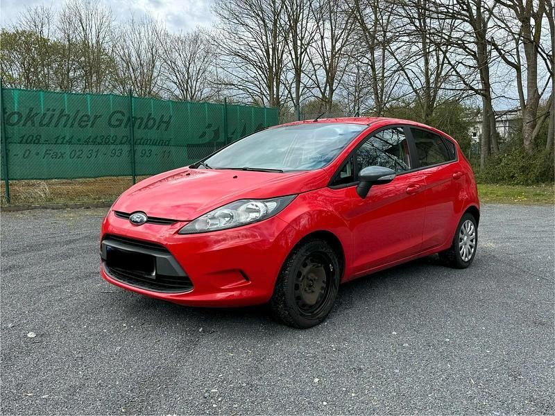 Gebraucht Ford Fiesta 80 PS (58 kW) 2010 Rot Kleinwagen