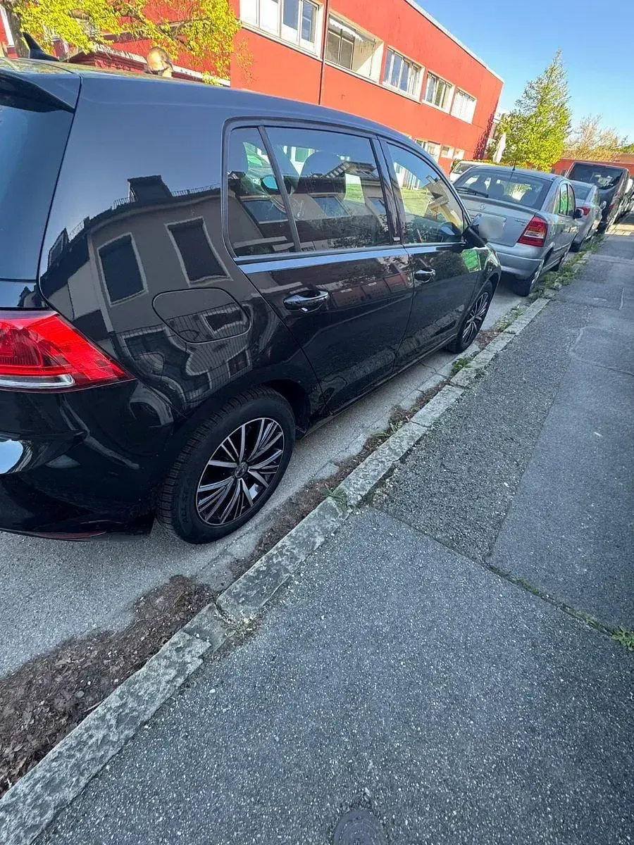 Gebraucht VW Golf VII Comfortline 110 PS (80 kW) 2017 Schwarz Limousine
