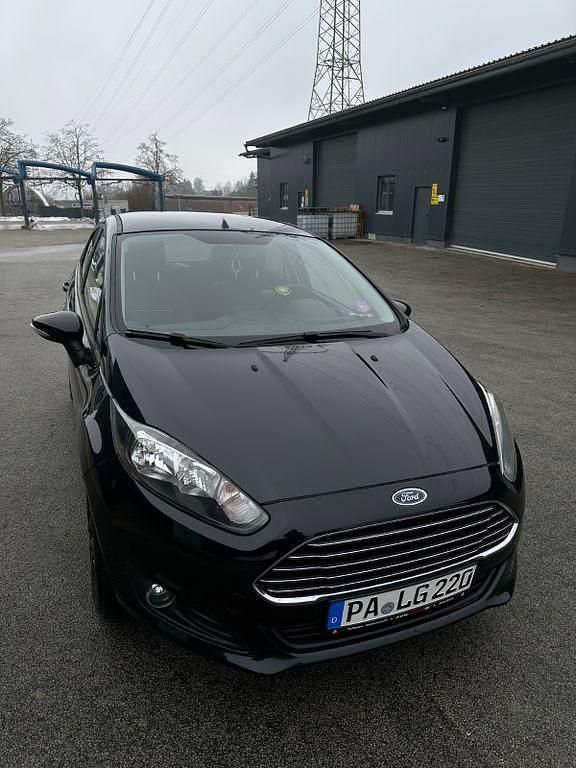 Gebraucht Ford Fiesta SYNC Edition 101 PS (74 kW) 2014 Schwarz Kleinwagen