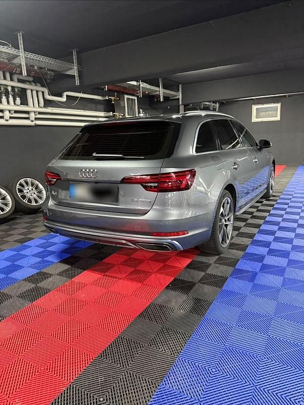 Gebraucht Audi A4 S-Line 245 PS (180 kW) 2019 Grau Kombi