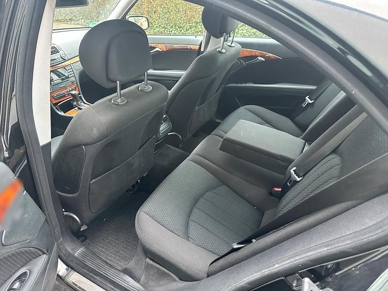 Gebraucht Mercedes E220 170 PS (125 kW) 2007 Schwarz Limousine