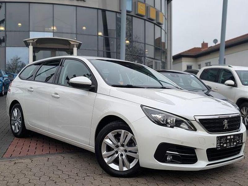 Gebraucht Peugeot 308 Active 132 PS (97 kW) 2018 Andere Limousine