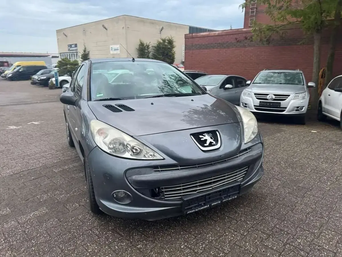 Gebraucht Peugeot 206 75 PS (55 kW) 2009 Grau Limousine