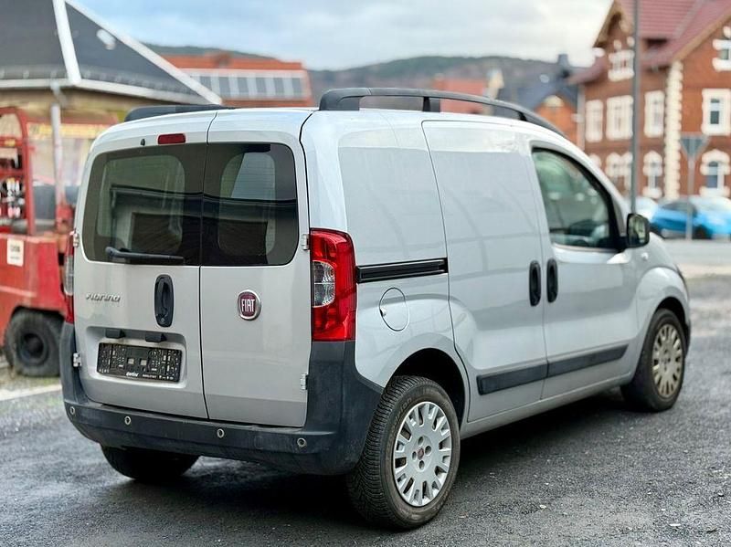 Gebraucht Fiat Fiorino 75 PS (55 kW) 2010 Silber Van / Kleinbus