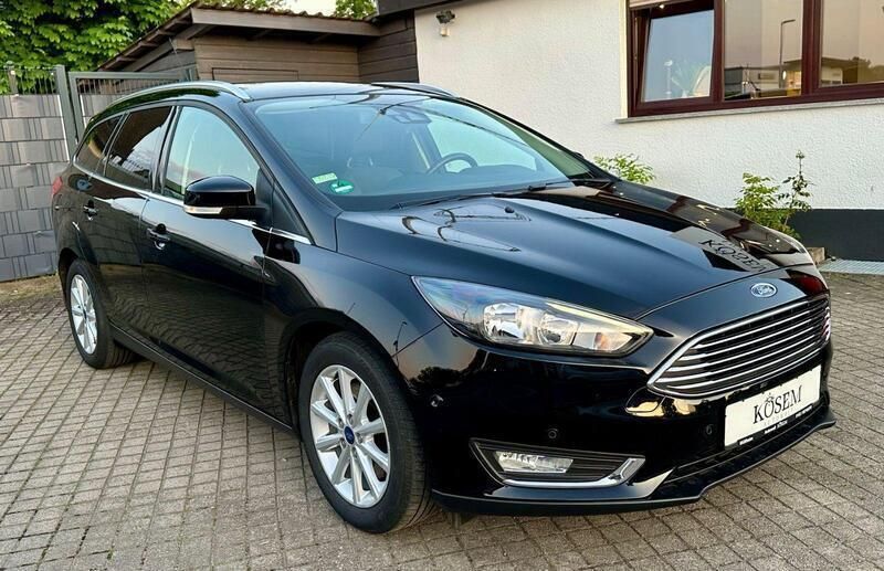 Schwarz Gebraucht 2015 Ford Focus Titanium Kombi | 11.800 € (Etwas zu teuer) - Bild 1/4